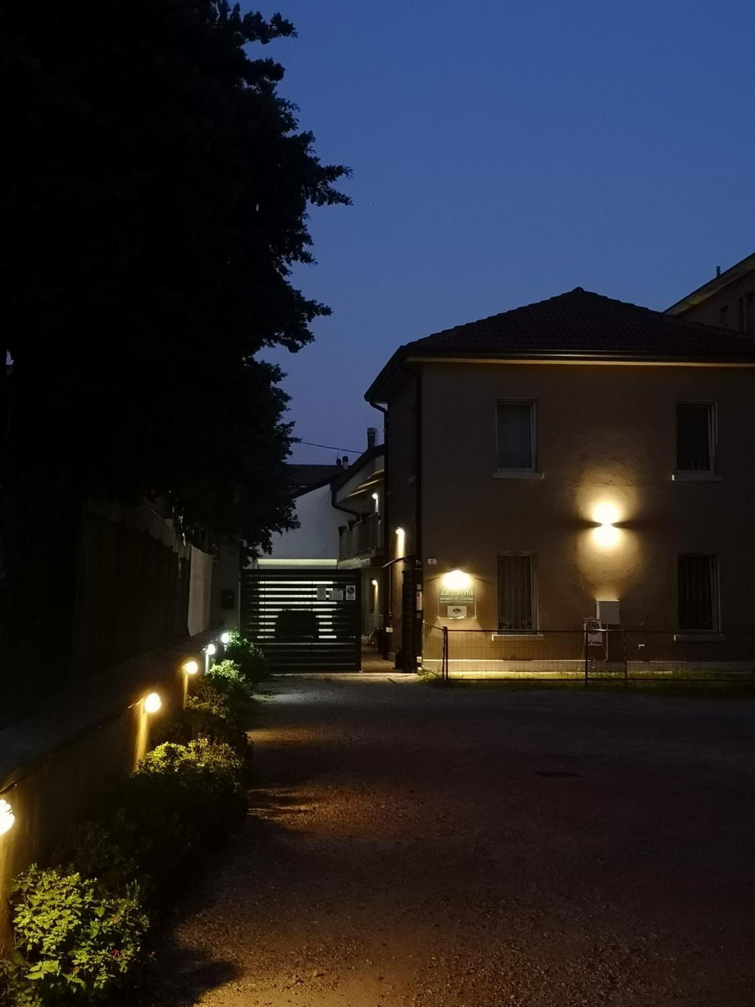 La Diletta - Camere Di Charme Verona Bagian luar foto