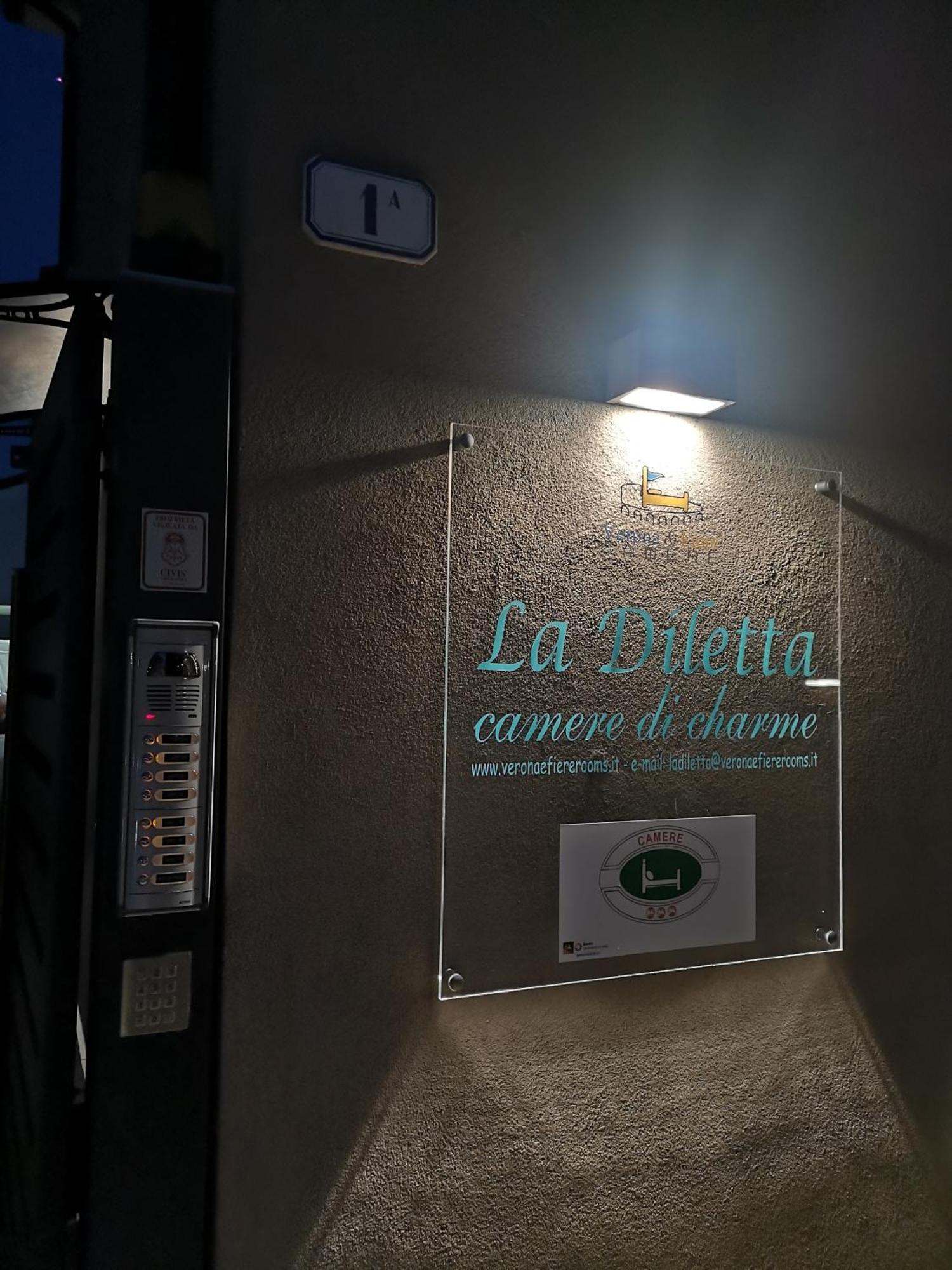 La Diletta - Camere Di Charme Verona Bagian luar foto